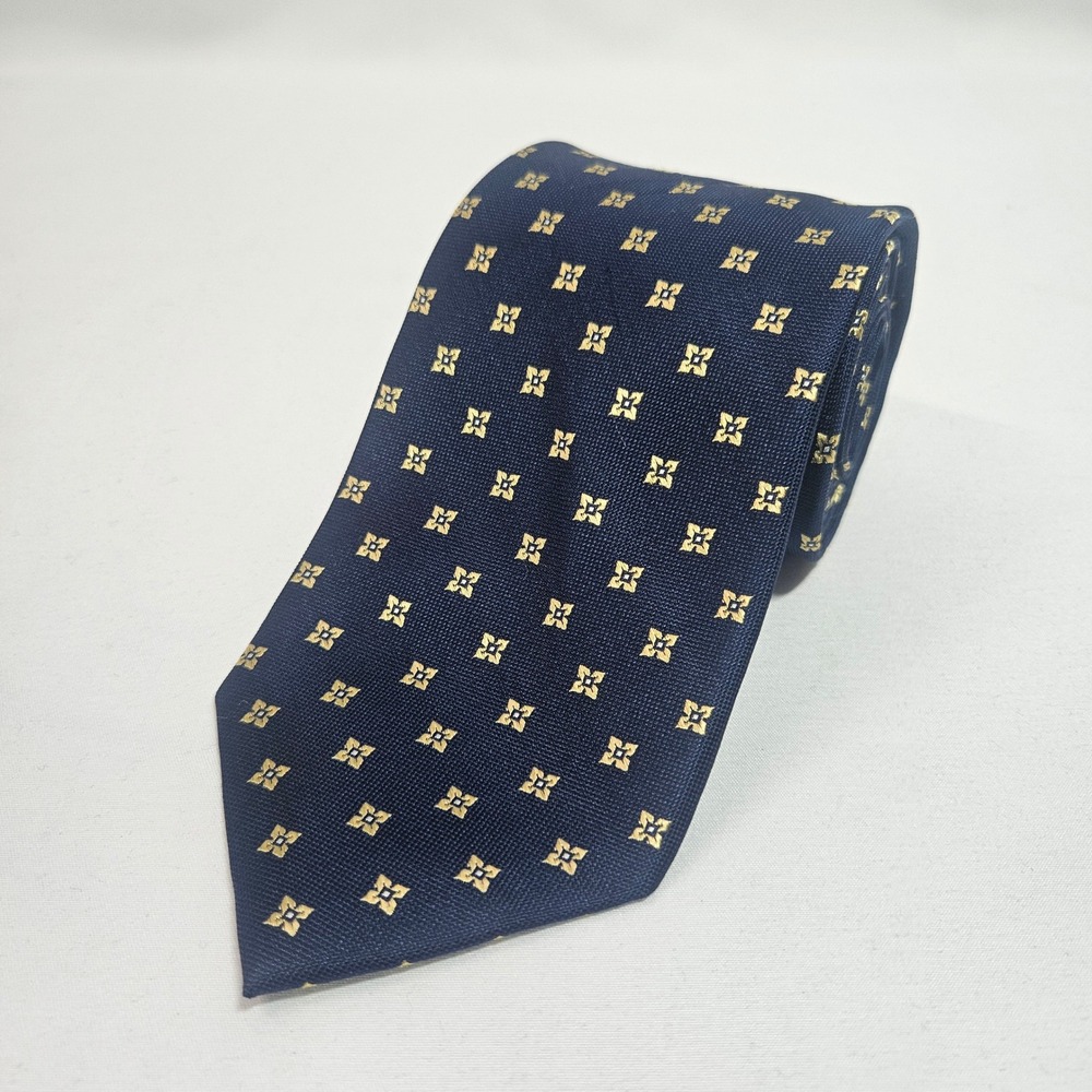 NEW Club Room Mens Navy Silk Tie Gold Geometric Pattern Formal Business 3.5"x58"